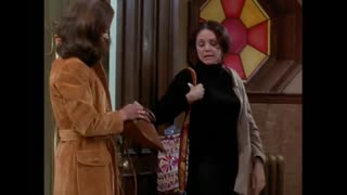 The Mary Tyler Moore Show - S2E1 - The Birds and... Um... Bees