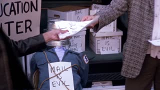 Seinfeld - S9E5 - The Junk Mail