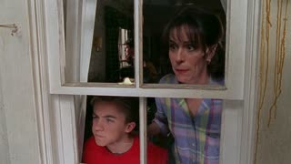 Malcolm in the Middle - S2E13 - New Neighbors