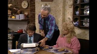 Family Ties - S6E26 - Sign of the Times