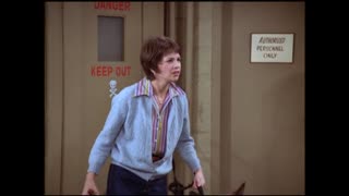 Laverne & Shirley - S4E13 - It's a Dog's Life