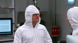 The Big Bang Theory - S8E11 - The Clean Room Infiltration