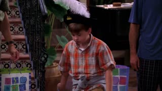 Two and a Half Men - S1E3 - Go East on Sunset Until You Reach the Gates of Hell