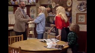 Family Ties - S5E17 - A Tale of Two Cities (1)