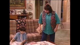 Roseanne - S2E4 - Somebody Stole My Gal