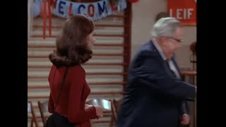 The Mary Tyler Moore Show - S2E8 - Thoroughly Unmilitant Mary