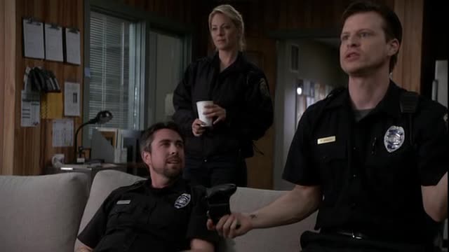 epz-trauma.us.105.dvdrip.les.masques.tombent