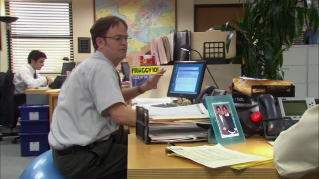 the.office.us.s02e08.french.1080p.web.h264-nero