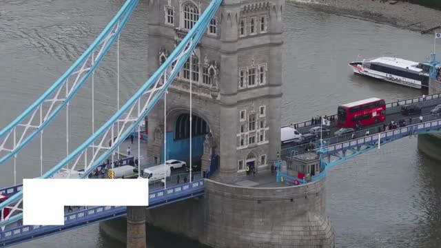 Medieval London tour guide