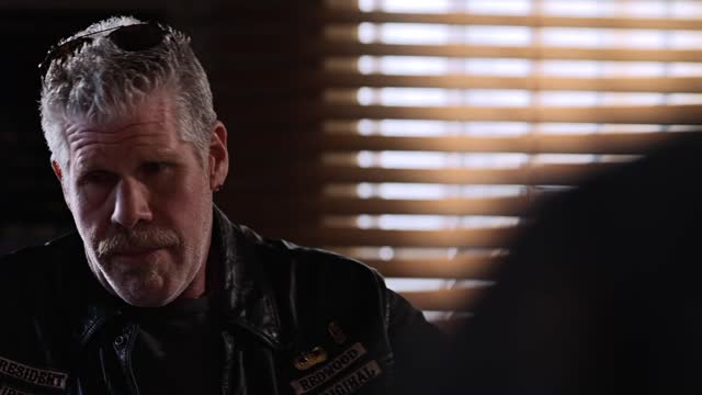 Sons of Anarchy S02E01