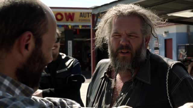 Sons of Anarchy S04E01
