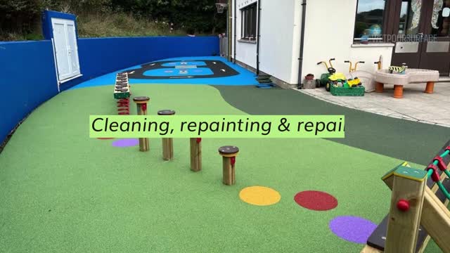 Wet pour playground surface