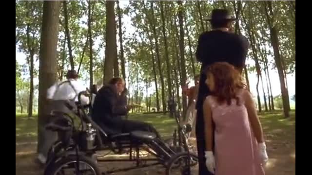 BLACK CAT, WHITE CAT 1998 - English Sub