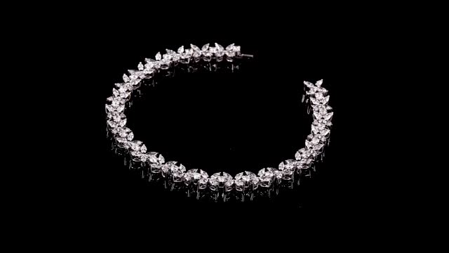 18k gold tennis bracelet Poyasjewellery