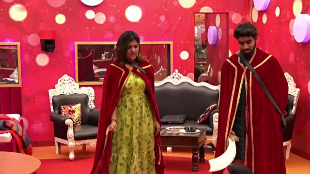 Bigg Boss S09E67 Day 66 Commanders vs Queens 