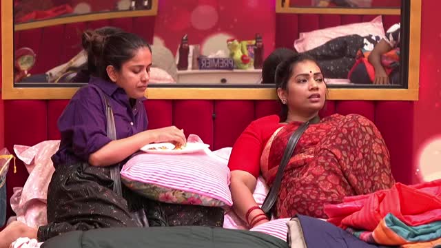 Bigg Boss S09E47 Day 48 Cops Take over the House