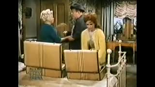 Petticoat Junction - 3x10 - Betty Jo Goes To New York